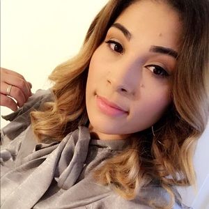 Meet your Posher, Alexandra